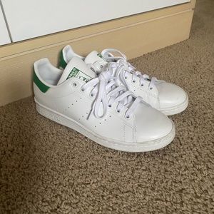 like new adidas stan smith shoes